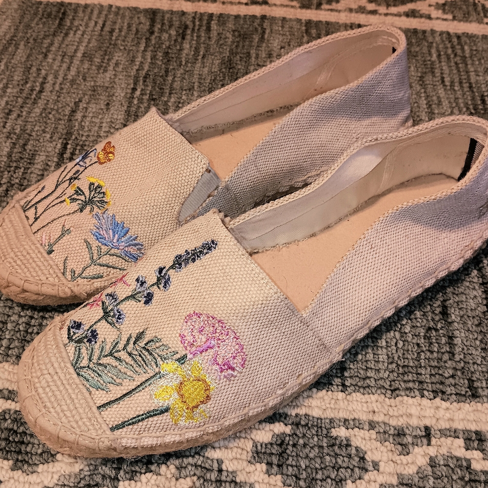 Joules Cream Canvas Floral Espadrille Flats - Picture 3 of 4